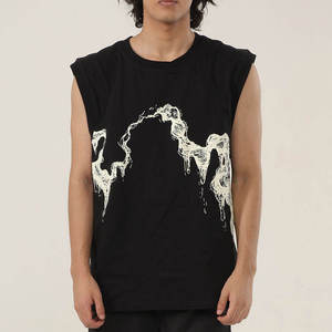 เสื้อกล้ามถักคอโอเวอร์ไซส์สำหรับผู้ชาย ลายพิมพ์หยดน้ำ สไตล์สตรีท ทรงปกติ สีดำ โลโก้ด้านหน้า - Product Image 1