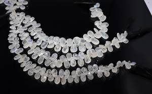 Perles facettées en forme de poire en pierre de lune arc-en-ciel blanche naturelle AAA 7x9 MM, brillette en pierre de lune arc-en-ciel blanche, brin de 8 pouces, vente en gros - Product Image 2