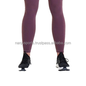 Leggings taille haute pour femmes, tissu tricoté extensible et léger, design personnalisable, populaire pour un style unique - Product Image 2