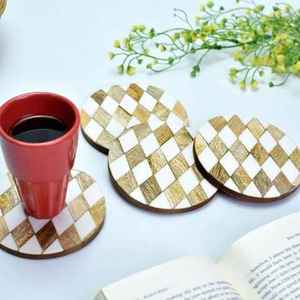 Wooden Coaster Set <b>Round</b> Checkered Design Heat Resistant <b>Mats</b> & Pads 4 pcs Modern Style Table Accessory - Product Image 1