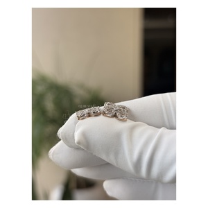 Pendientes Clásicos de Diamantes Cultivados en Laboratorio de Diseño, 0.55 Ct, Oro de 14K, Certificados por IGI, Lujosos con Diseño Floral en Halo, Regalo para Bodas y Fiestas - Product Image 5