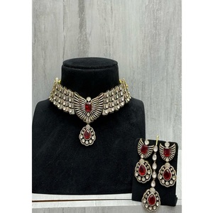 ชุดเครื่องประดับทองเหลืองชุบทองประดับมอยส์ซาไนต์แบบคลาสสิก ดีไซน์คุณนาดัน ประกอบด้วยสร้อยคอ ต่างหู และติกก้า เหมาะสำหรับงานแต่งงาน งานหมั้น และงานเลี้ยงสำหรับผู้หญิง - Product Image 2