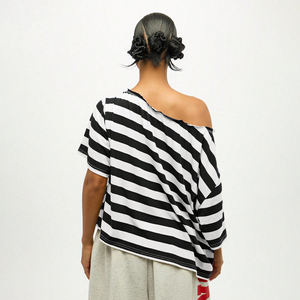 T-shirt rayé polyvalent pour femme, style décontracté, à épaules dénudées, col rond, motif écossais, tendance mode féminine - Product Image 2