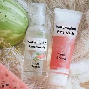 โฟมล้างหน้าแตงโม ไฮเดรตติ้ง โกลว์ บูสท์ คลีนเซอร์ ผสมสารสกัดผลไม้สดอุดมด้วยวิตามิน เพื่อผิวเนียนนุ่ม กระจ่างใส สุขภาพดี รับผลิตแบบ OEM ODM - Product Image 5