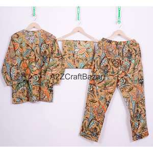 Ensemble de pyjama pour femmes en coton doux 100% à col rond et à motifs floraux, avec taille élastique, respirant et à séchage rapide - Product Image 5