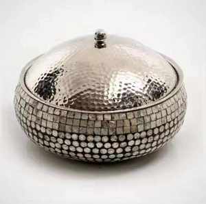 Boîte à bijoux en bois sculpté avec couvercle, style vintage, boîte à bijoux artisanale en bois, boîte de rangement pour bijoux en bois. - Product Image 5