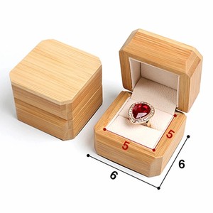 Boîte à bijoux en bois rouge brun avec couvercle, étui de rangement doublé noir pour bracelet et collier, fabriqué au Vietnam - Product Image 5