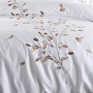 Juego de Fundas de Edredón Bordadas Personalizadas al por Mayor con Diseño de Hojas de Otoño, 250 Hilos, Estilo Europeo-Americano, Lavables a Máquina, Ropa de Cama de Algodón - Product Image 3