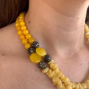 Collier en résine pour femme de qualité supérieure, chaîne brillante couleur ambre, collier en résine époxy polie, fabrication artisanale - Product Image 3