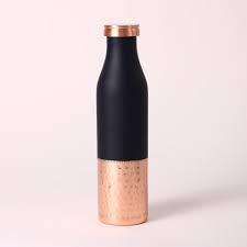 Bouteille à boire en cuivre de conception indienne pour l'hydratation quotidienne, le yoga, le bien-être, les voyages et le bureau à des prix abordables en provenance d'Inde - Product Image 2