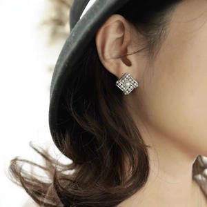 Pendientes de Perlas de Agua Dulce de Lujo con Inyección de Oro de 14K, Pendientes Pequeños y Brillantes con Cristales de Mantou, Perlas de Agua Dulce Naturales - Product Image 4