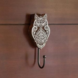 Porte-clés mural en bois sculpté à la main en forme de hibou, crochet simple en fer, organisateur mural rustique pour la maison - Product Image 2