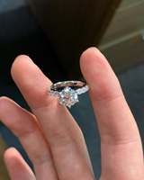 Bague de fiançailles pour femme en argent sterling 925 de luxe la plus demandée, sertie de moissanite taille ovale, personnalisable, monture à griffes, plaquée rhodium