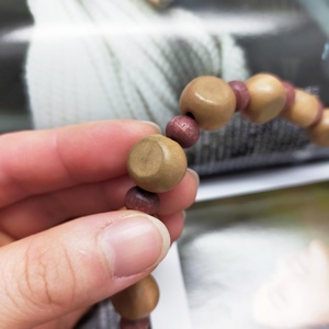 Chaîne de perles en bois naturel de 7 pouces avec des perles cylindriques et rondes pour la décoration de la maison, l'artisanat et les cadeaux DIY - Product Image 3