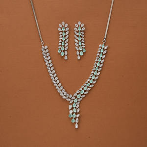 Collar Clásico para Mujer con Circonitas, Aleación de Latón y Cobre, Bañado en Rodio, Cadena de Cuerda de 14 Pulgadas, Joyería de Aniversario - Product Image 3