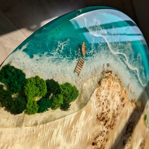 Mesa de Centro de Resina de Estilo Americano con Diseño Excelente, Hecha en Indiana, de Alta Calidad, para Sala de Estar o Fiestas - Product Image 1