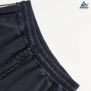 Conjunto Deportivo Personalizable al por Mayor para Hombre: Camiseta Ligera de Alto Rendimiento y Pantalones Cortos con Rayas de Compresión - Product Image 6