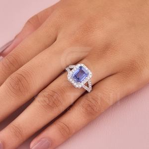 Elegante anillo de compromiso con halo de moissanita azul corte esmeralda, elaborado en oro macizo de 14K, anillo de boda perfecto para mujer. - Product Image 1