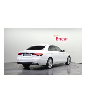 Mercedes-Benz Classe E E250 Exclusive 2023, 14 055 km, Volant à Gauche, Boîte Automatique, Sièges en Cuir, Caméra Arrière - Product Image 2