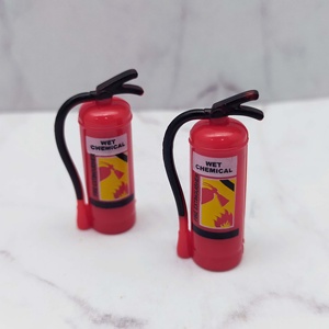 Mini extintor de incendios de paisaje, juguete de muebles ABS para decoración de casa de muñecas, haz tu propio mundo en miniatura - Product Image 4