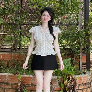 เสื้อลูกไม้สุดหรูและกระโปรงสั้นสีดำ ชุดสองชิ้นสำหรับผู้หญิง สวมใส่สบายๆ และเหมาะสำหรับเดท - Product Image 6