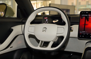 <span class=keywords><strong>Nio</strong></span> ET5 2026 <span class=keywords><strong>ET</strong></span> <span class=keywords><strong>5</strong></span> SUV Véhicule à énergie nouvelle turbocompressé Monomoteur Propulsion arrière Cinq portes Cinq places Élégant - Product Image 4
