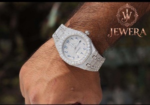 Reloj de Lujo para Hombre de Acero Inoxidable con Diamantes Moissanite, Esfera Elegante y Cristal Resistente a los Arañazos, Calidad de Exportación, en Venta - Product Image 5
