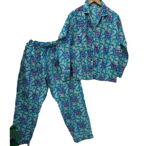 Conjunto de pijama de algodón puro hecho a mano indio de alta calidad para mujer ropa de dormir suave con cuello en V cómodo para otoño para verano invierno - Product Image 1