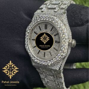 Montre unisexe Pahal Jewels de luxe avec boîtier en acier inoxydable de 41 mm, mouvement à quartz analogique, cadran en cristal saphir, bouton poussoir, fermoir caché - Product Image 2