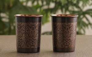 Bouteille d'eau en cuivre antique de luxe gravée, motif floral artisanal, bouteille en métal pour la maison, le bureau, les voyages, les cadeaux - Product Image 5