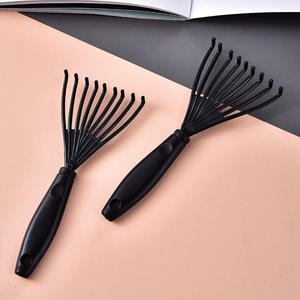 Peigne multifonctionnel professionnel Quick Clean Mini ABS Claw pour le coiffage, le massage de la barbe et l'élimination des peluches – Outil de toilettage pour barbier - Product Image 4