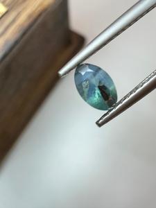 Pierre précieuse naturelle Alexandrite, taille ovale, bleu-vert changeant de couleur, rare, pierre brute pour collectionneur, bijou - Product Image 1