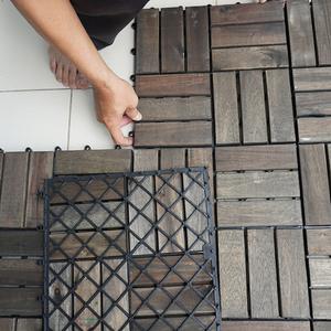 Dalles de terrasse en composite bois-plastique emboîtables Acacia, imperméables, ignifuges, surface lisse, antidérapantes, double verrouillage - Product Image 2
