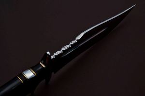 Couteau de camping en acier D2, couteau Bowie avec manche en corne de buffle, bord partiellement dentelé, outil de camping multifonctionnel, durable - Product Image 3