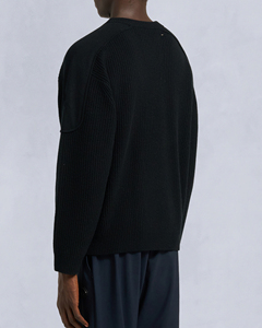 Suéter de Punto de Lana Negro para Hombre, Cuello Redondo, Corte Regular, Diseño Minimalista, Detalle de Bolsillo, Ropa de Invierno - Product Image 2
