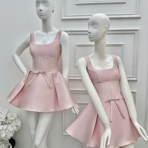 Robe Courte en Satin Coréenne pour Femme, Col Carré, Bretelles Larges, Coupe Droite, Détail Nœud, Coupe Évasée, Couleur Bonbon, Idéale pour les Vacances d'Été (OEM) - Product Image 6