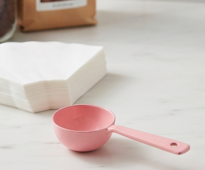 Ensemble de 4 cuillères doseuses en plastique rose avec longues poignées, parfaites pour une utilisation en cuisine, à la maison et à l'hôtel - Product Image 4