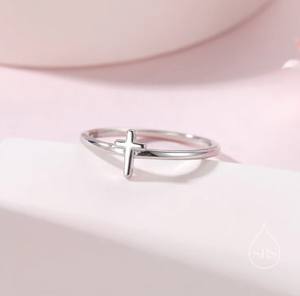 Bague croix extra fine en argent sterling, bague croix chrétienne, bague Jésus - Product Image 2