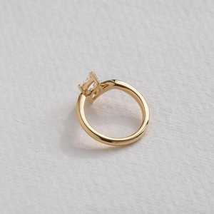 Anillo de compromiso delicado de moissanita con corte de pera de 1.0 quilates, oro macizo de 14K, anillo de promesa de boda elegante, regalos de aniversario para mujer - Product Image 2