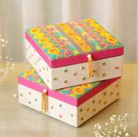 NOUSHAD ARTISANAT ÉCRANTEUR DE BAGUES EN VELVET BRODÉ FLEURS MODERNE DE LUXE, BOÎTE DE RANGEMENT PORTABLE À PLUSIEURS COMPARTIMENTS POUR LA MAISON