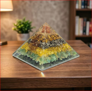 Pyramide en cristal d'orgone faite à la main avec incrustation de pierres précieuses, décoration chakra, ornement spirituel pour la maison - Product Image 4