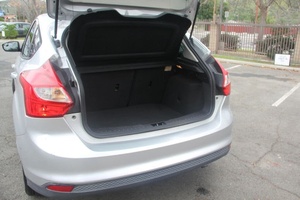 Ford Focus SE Hatchback 2014 - Product Image 3