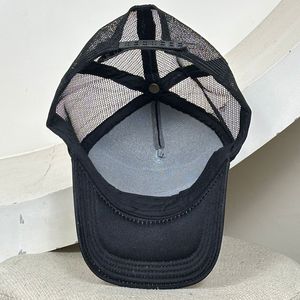 Gorra Trucker Unisex de Moda al por Mayor, Diseño Occidental, Cuero Vacuno, Cuadros Blancos y Negros, Hecha a Mano, Ajustable con Malla Trasera - Product Image 6