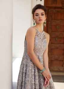 Deslumbrante Vestido de Novia con Corte Sirena, Apliques de Lentejuelas y Cola Larga, Perfecto para una Elegante Ceremonia Nupcial - Product Image 4