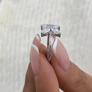 Anillo Floral con Diamantes Marquise en Oro Blanco, Anillo de Compromiso Inspirado en la Naturaleza, Diseño Único de Mariposa, Anillo Fino con Diamante Cultivado en Laboratorio - Product Image 4