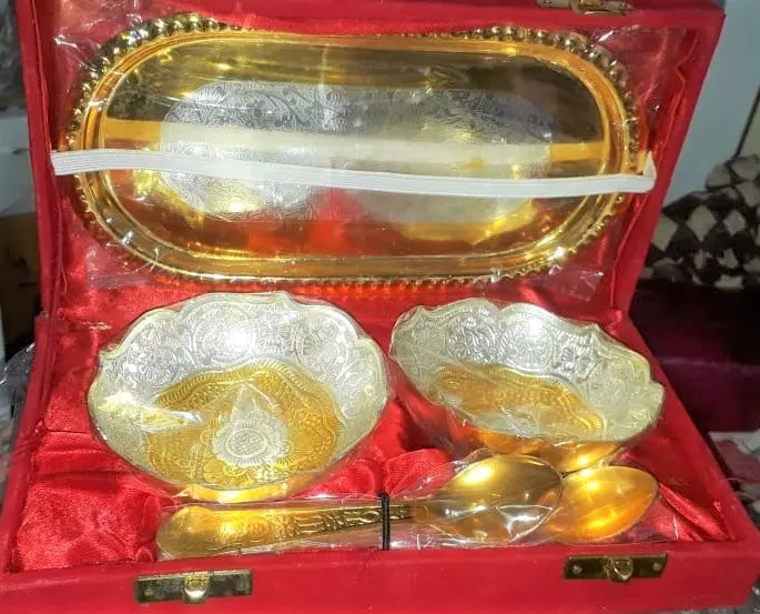 Juego de cuencos chapados en plata y oro alemán, paquete de 5 piezas de boda, juego de regalos de Diwali, caja de terciopelo de aspecto real, ideal para servir frutas secas