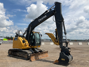 Excavadora de cadenas LC 135G de 2017 diseñada para trabajos de construcción productivos - Product Image 2
