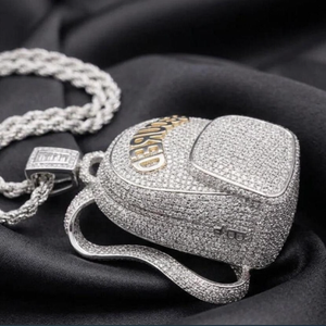 Colgante de moissanita chapado en rodio de plata de ley 925 con diseño de mochila Hiphop, joyería personalizada con letras para hombre, regalo unisex para fiestas - Product Image 2