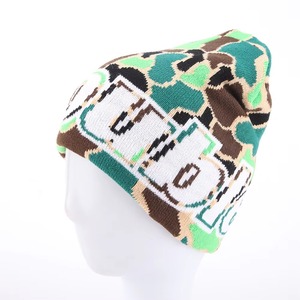 Bonnet d'hiver en acrylique tricoté camouflage avec logo jacquard personnalisé et revers à logo, style bonnet court - Product Image 6