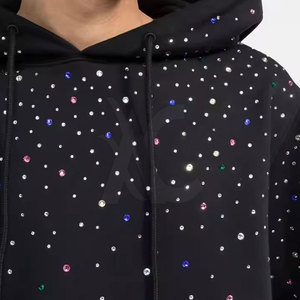 Sudadera con capucha de mezcla de algodón con pedrería, estilo casual y elegante, diseñada para looks modernos y comodidad diaria. - Product Image 4
